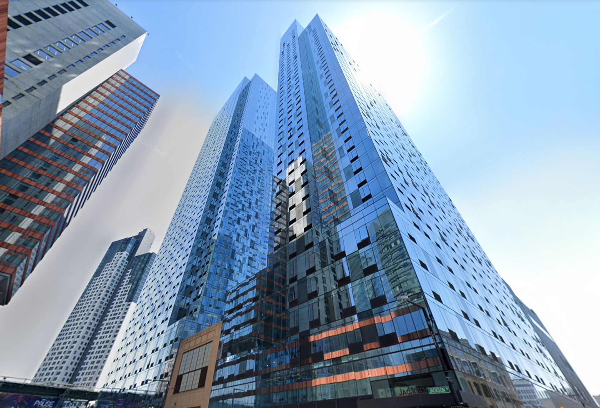Jackson Park Long Island City, a high-rise apartment development developed by Tishman Speyer