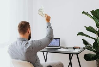 Multifamily Landlords Turn To Rewards, Cash Back Programs In Battle Against Oversupply