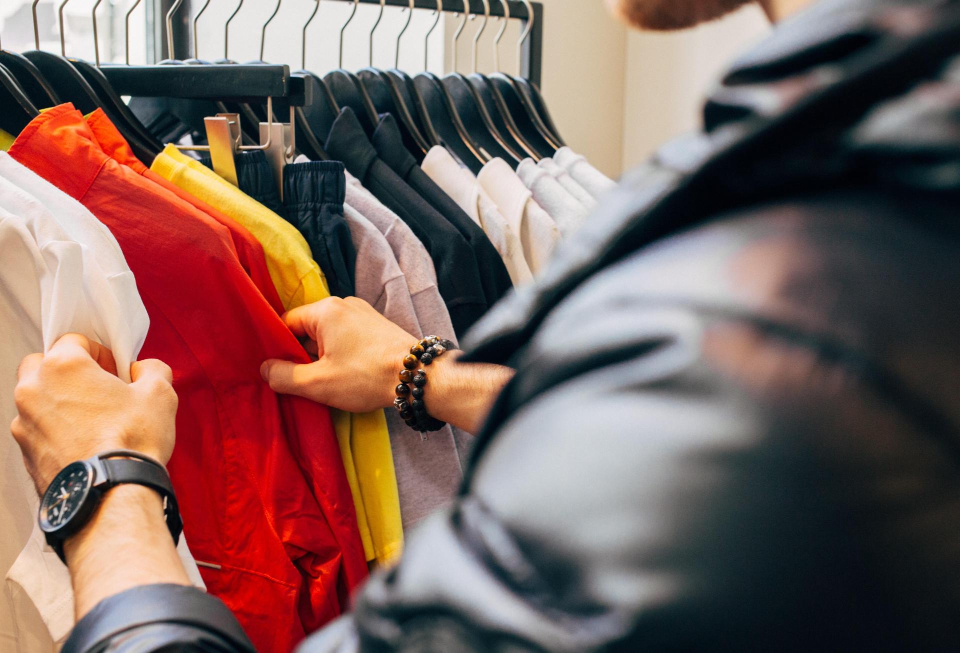 Retailers Prepare For Unpredictable Holiday Shopping Season As Inflation Worries Persist