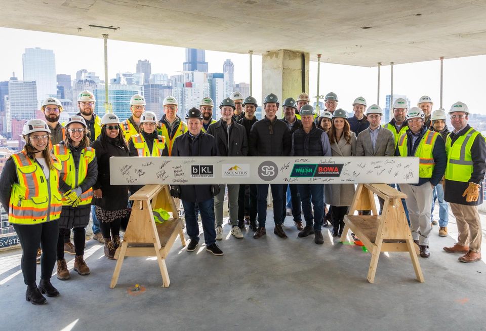 Sterling Bay celebrated the structural completion of its first residential building in Fulton Market at 160 North Morgan with a topping out event and beam signing ceremony attended by the firm’s leadership team and partners.