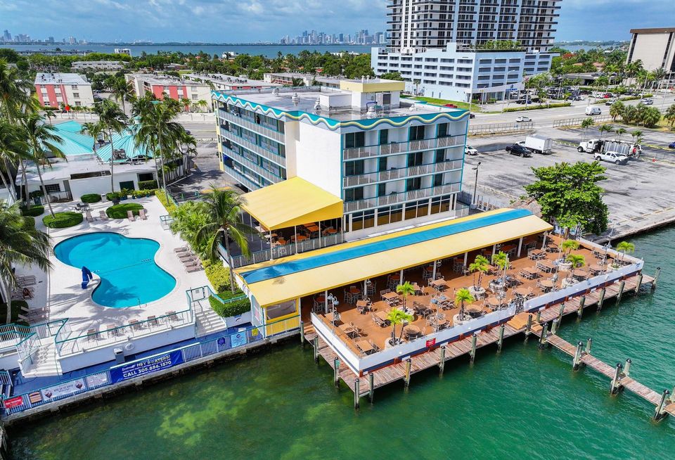 Shuckers Waterfront Bar and Grille Best Western On The Bay Inn and Marina North Bay Village Continuum Co