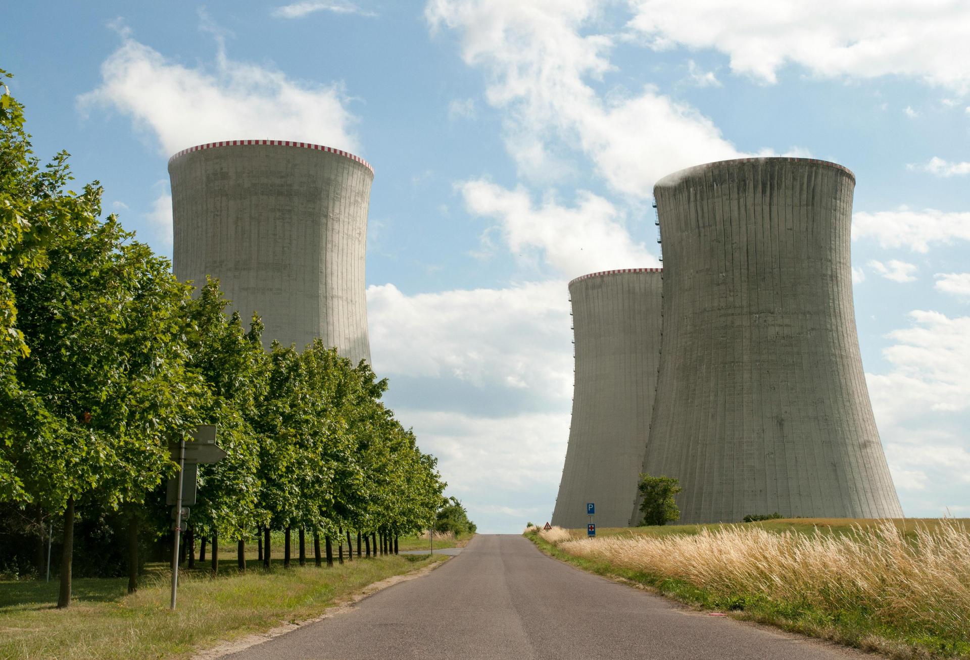 Wave Of Nuclear-Powered Data Centers Faces Opposition From Utilities