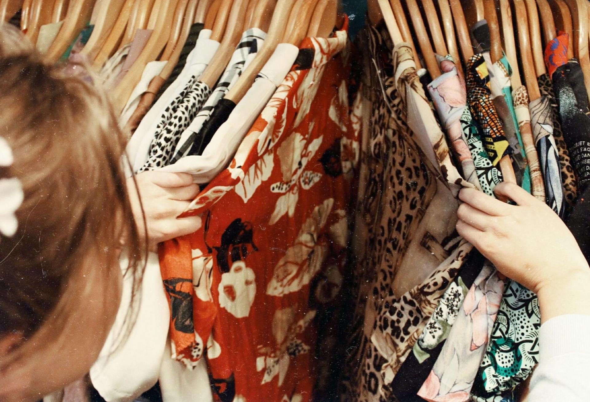 Shopping rail