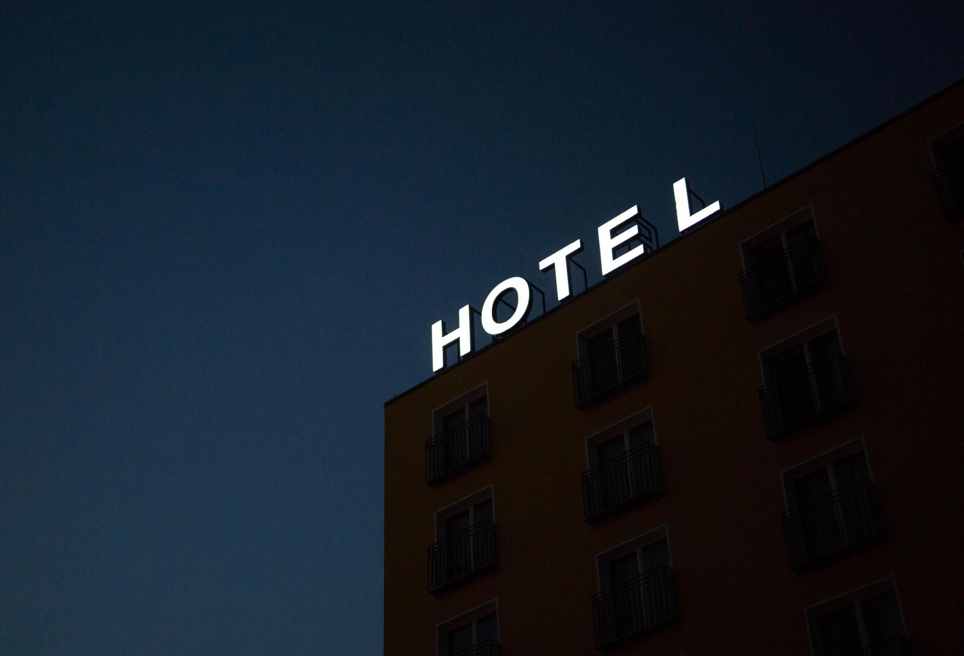 In Battle With Airbnb And Vrbo, Hotel Giants Deploy New Tactic: ‘Full Attack’