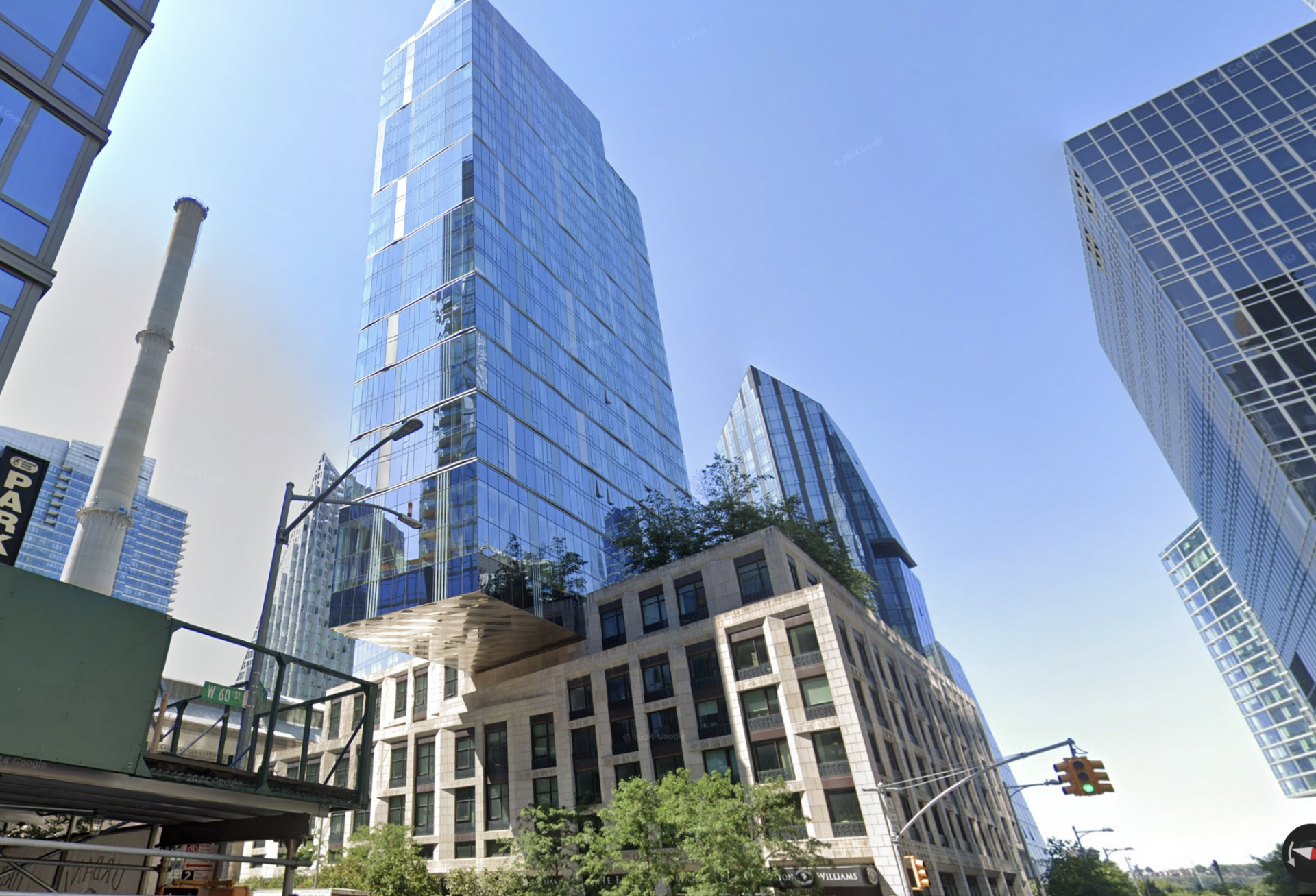 1 West End Ave., a Manhattan condo tower where Elie Schwartz bought a penthouse unit for nearly $18M. 