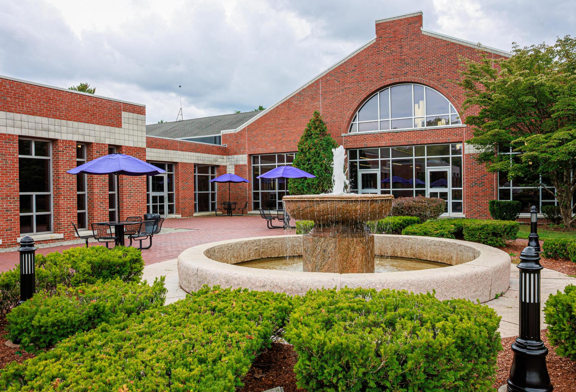 Stonehill College Acquires 150-Acre Easton Country Club