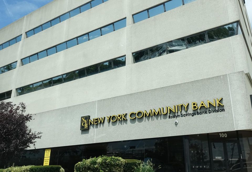 New York Community Bank plaza