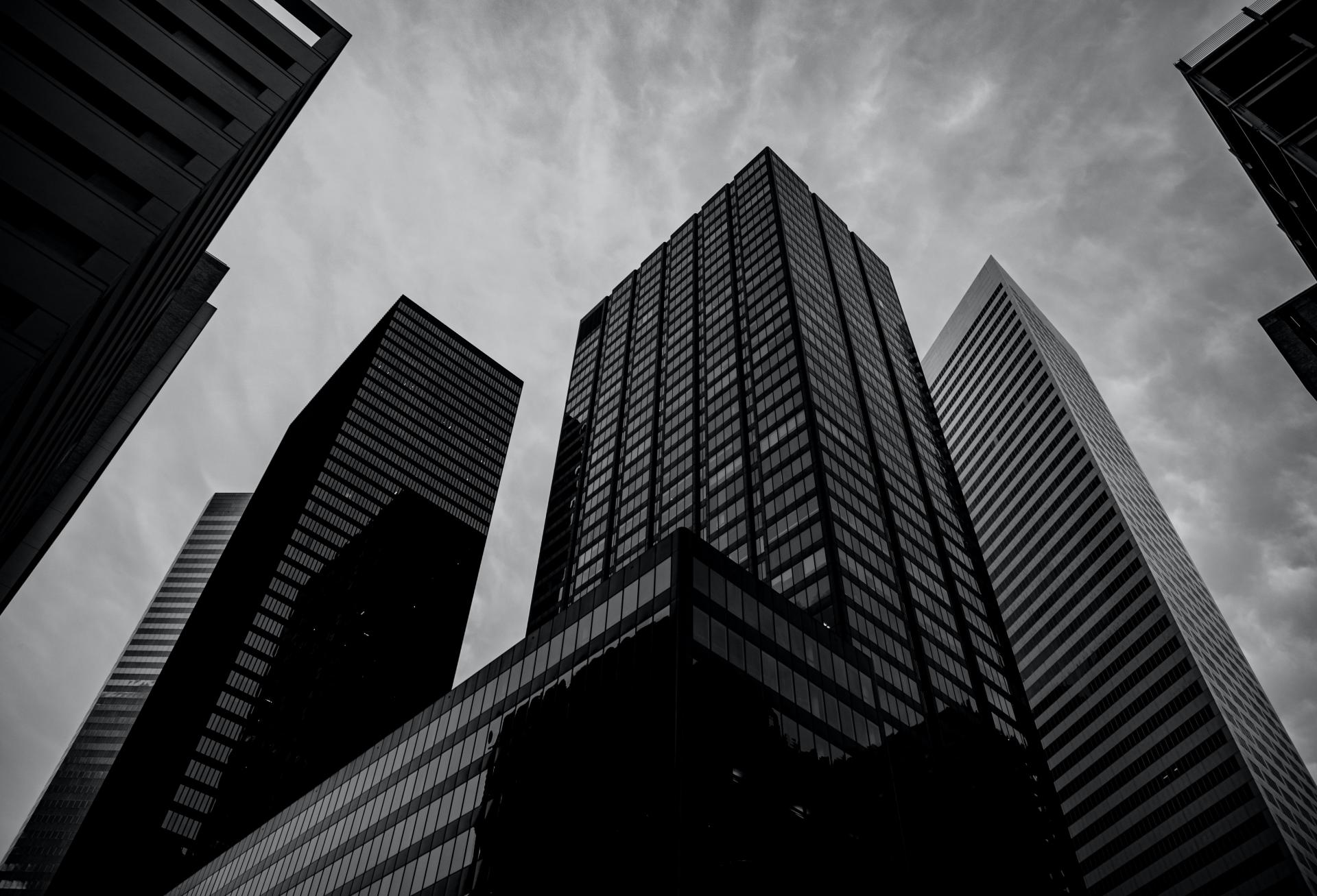 Houston REIT Defaults On Loans, Delays Shareholder Meeting Amid Proxy Contest