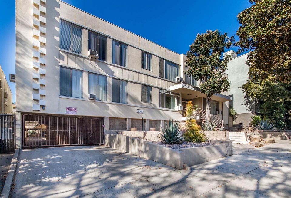1267 N. Laurel Ave.