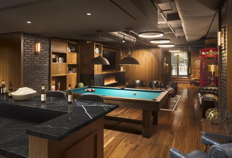 The Executive Lounge and Club Room at the Helmsley Building
