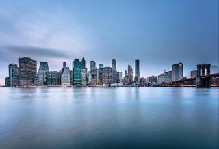 A view of the Chicago skyline at dusk.