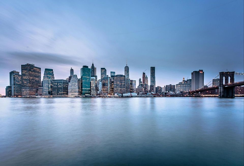 A view of the Chicago skyline at dusk.