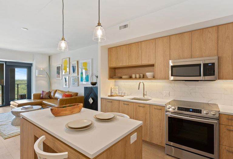 The Elm made extensive use of porcelain flooring, tiles and other materials.