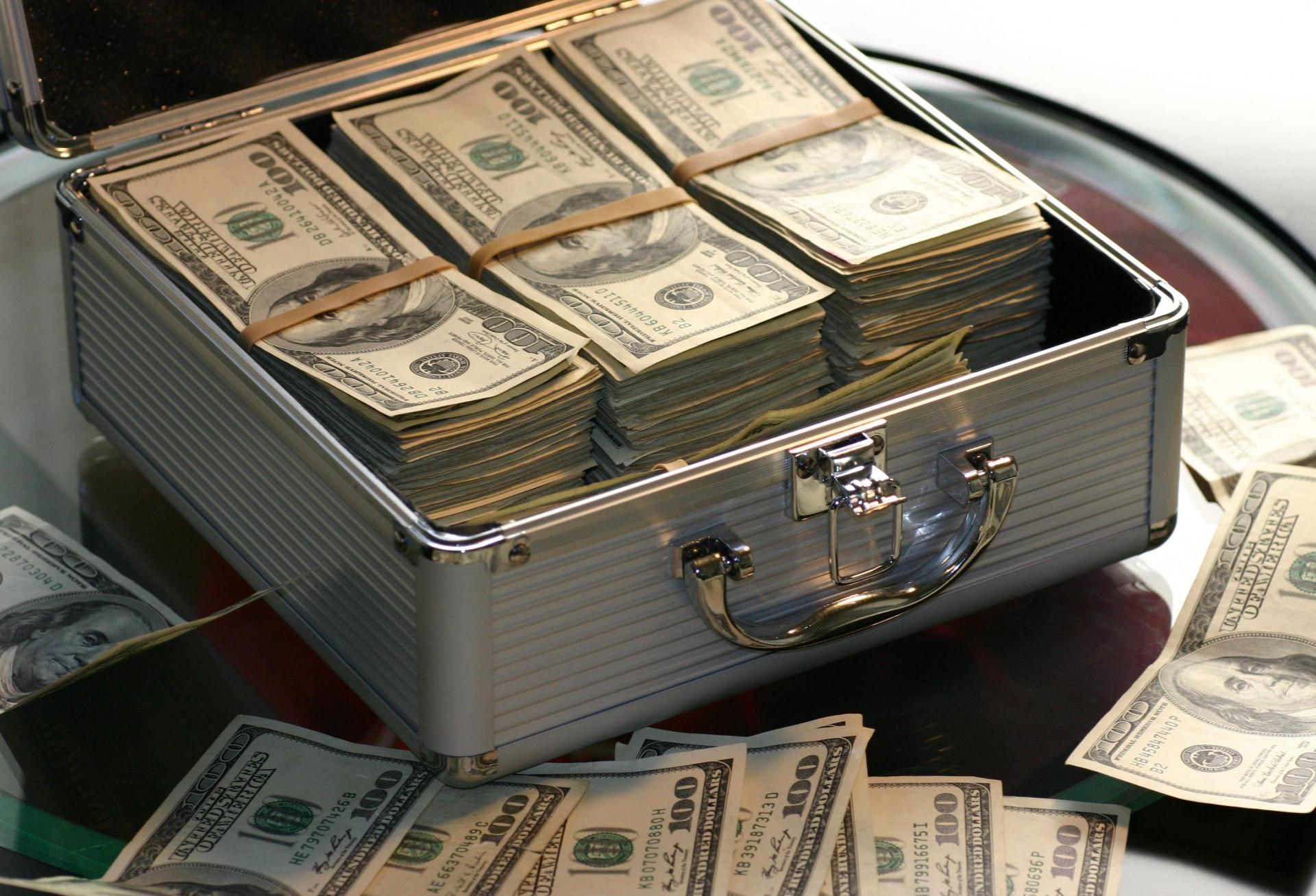 Tight Labor Pool Means CRE Employers Will Need To Pay Up This Year 
