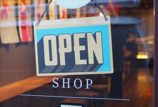 In-Store E-Commerce Fulfillment Helps Retail Availability Begin Creeping Back Down