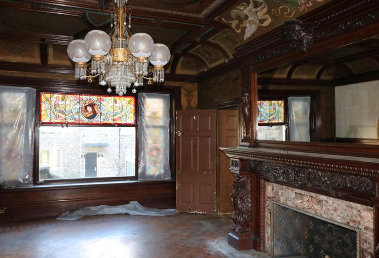 Lindenwold Castle Ambler