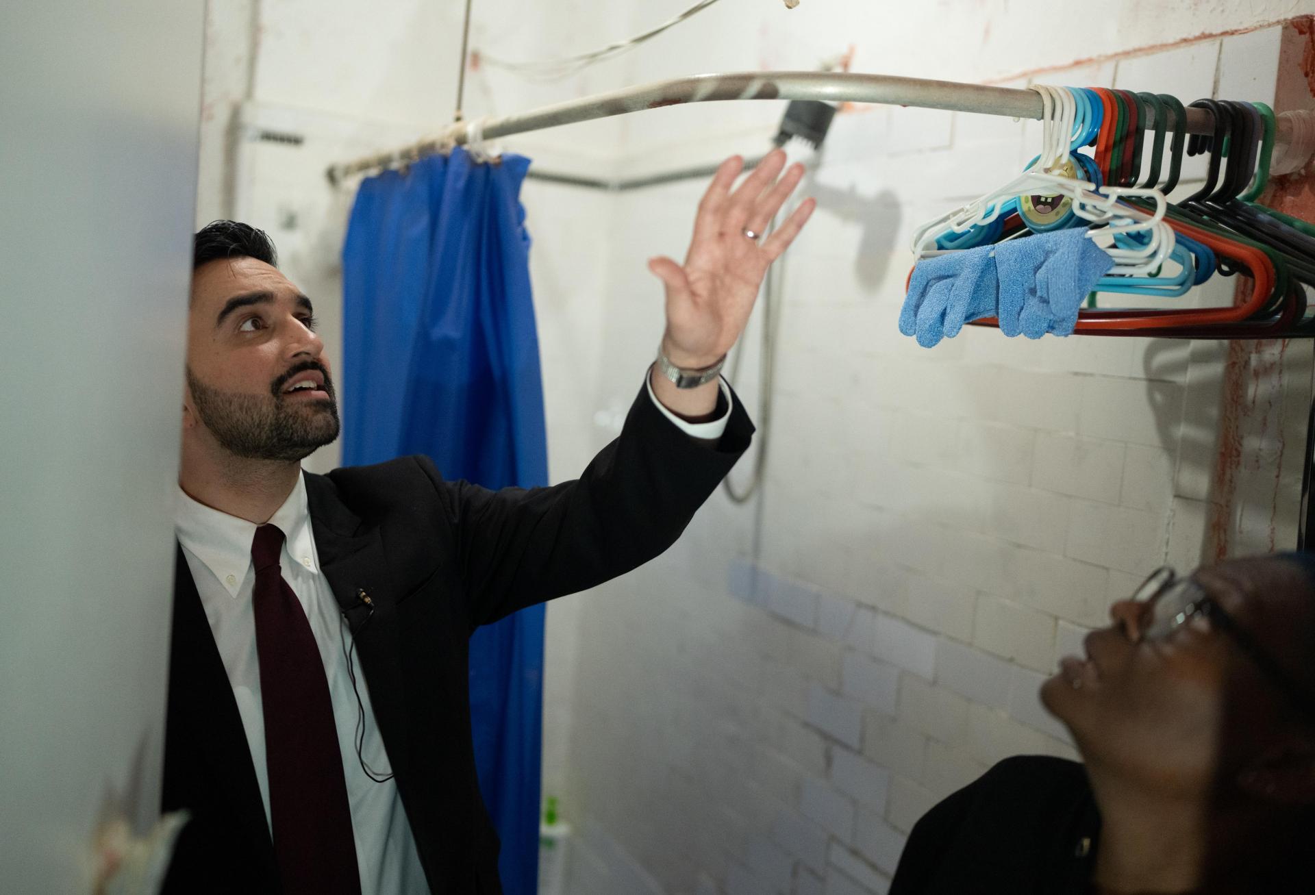 Mayor Zohran Mamdani tours a Pinnacle-owned apartment in Brooklyn on his first day in office