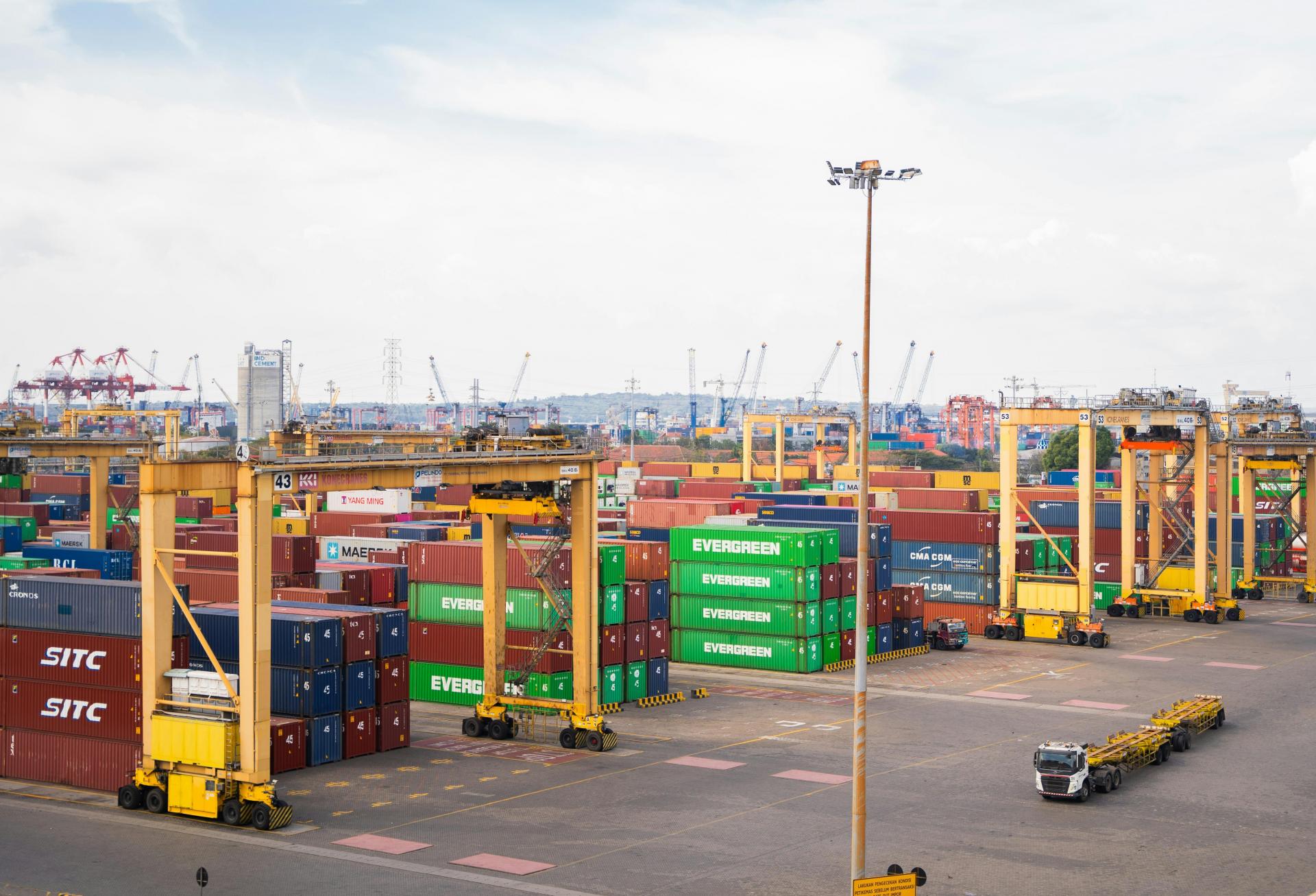Port Shipping Containers IOS industrial outdoor storage