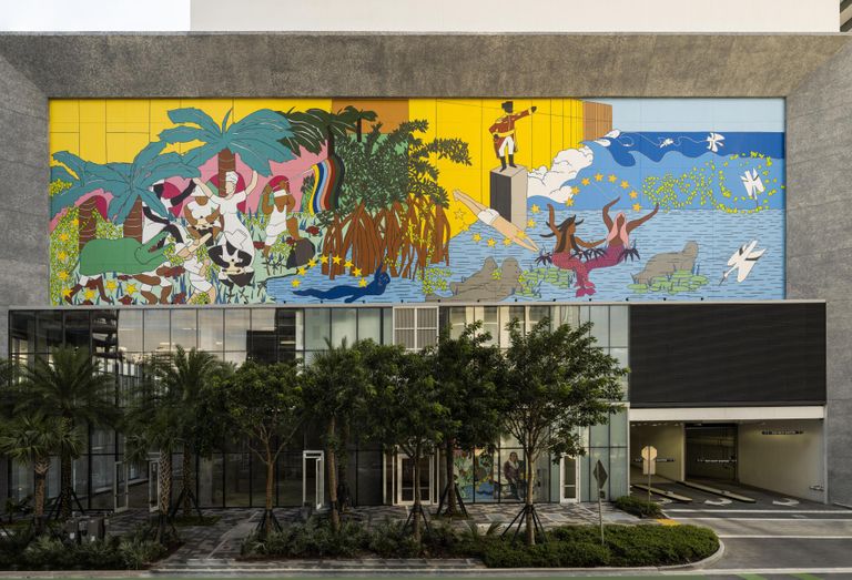Viktor El-Saieh, I of the Spiral, 2022. Mural at Miami Worldcenter.