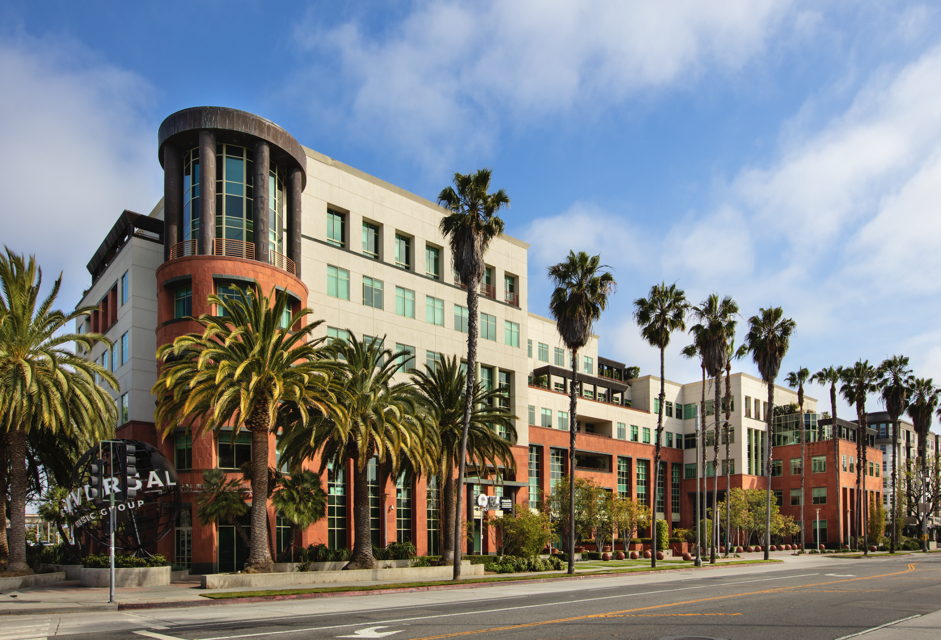 Home Of Universal Music In Santa Monica Sells For $185M 