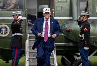 President Donald Trump departs Marine One before delivering remarks at Fort Bragg, North Carolina on Tuesday, June 10, 2025, during a visit to commemorate the 250th anniversary of the U.S. Army.(Official White House Photo by Daniel Torok)

