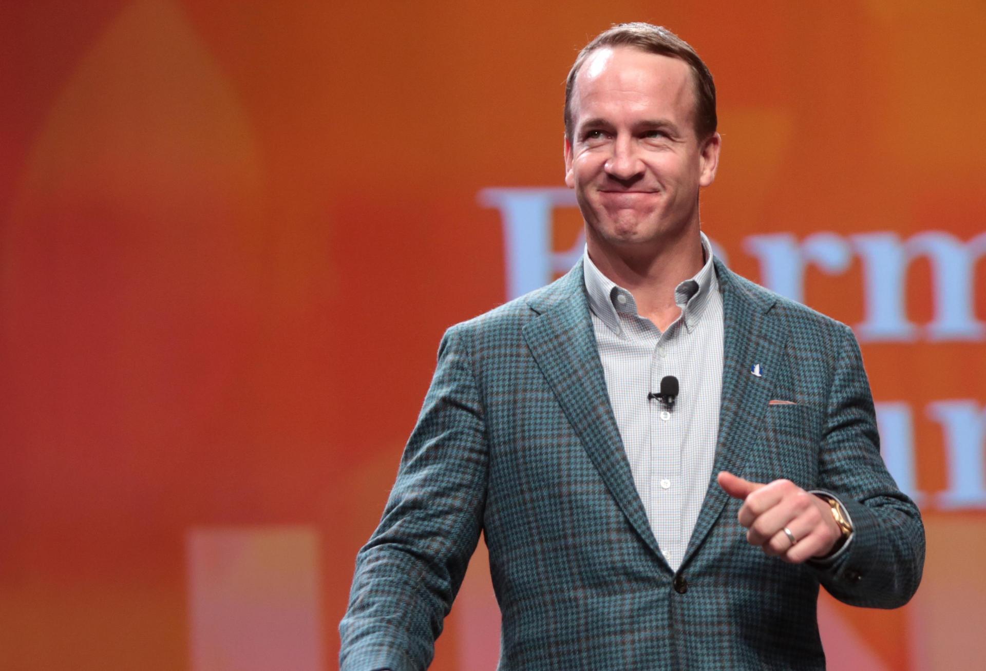 https://commons.wikimedia.org/wiki/File:Peyton_Manning_(32176068286).jpg