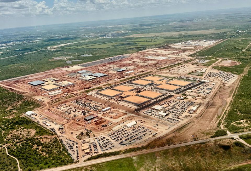 COPYRIGHTED. DON'T USEFull res image and details here: http://openai.com/index/stargate-advances-with-partnership-with-oracle/Stargate development in Abeline Texas