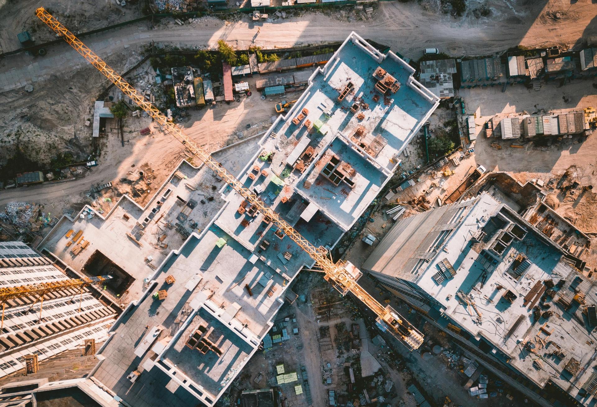 Roofing Contractors Forced To Navigate Today’s ‘Upside-Down’ Supply Chain