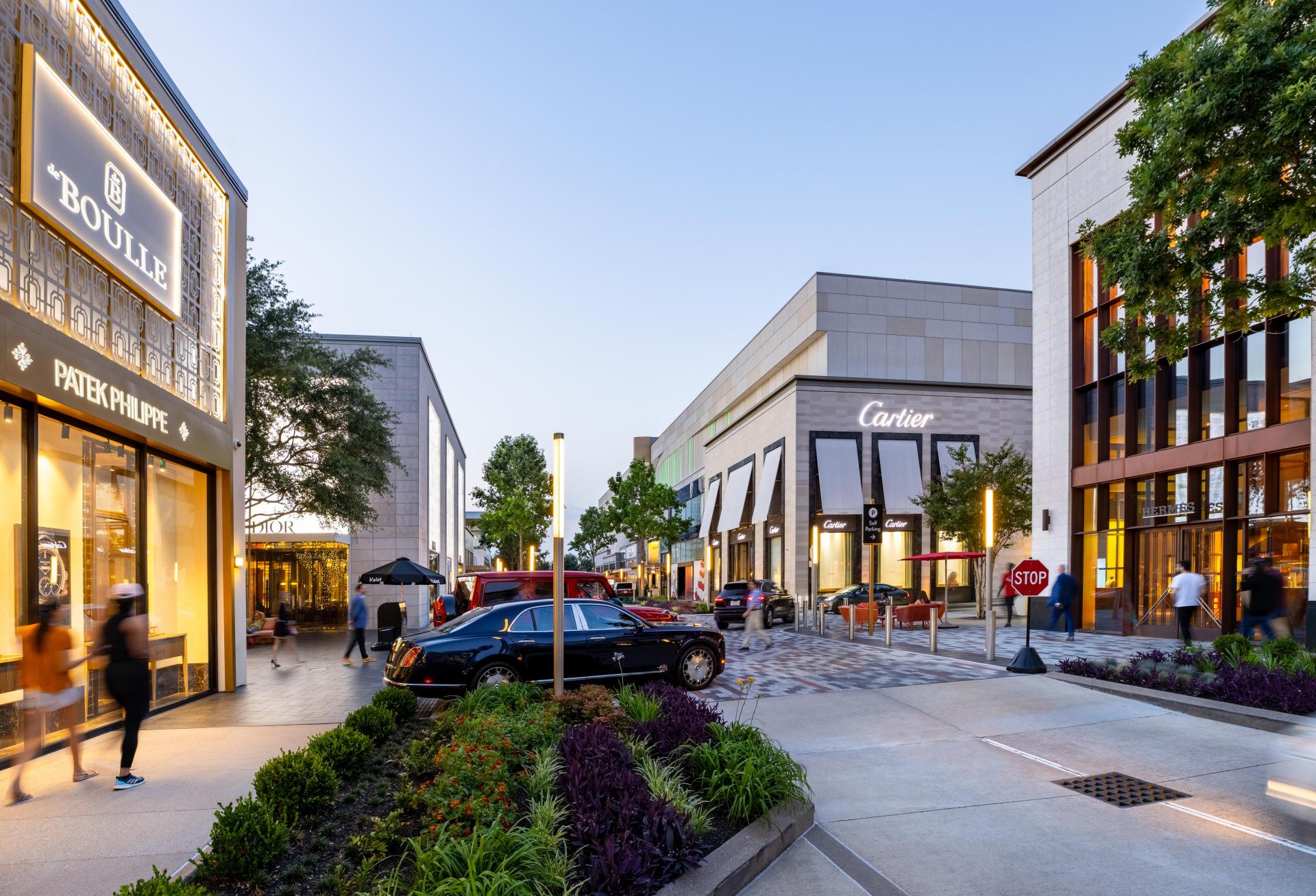 Tilman Fertitta Buys $450M River Oaks District Shopping Center