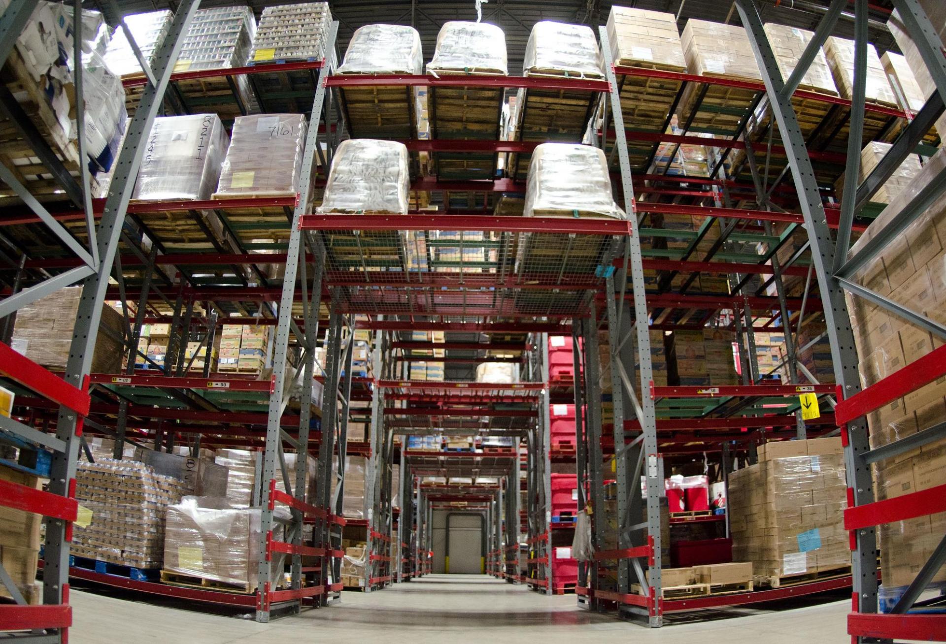 As Retailers Hit 'Critical Time' To Prep For Holiday E-Commerce Deluge, Don't Expect Warehouse Absorption Spike