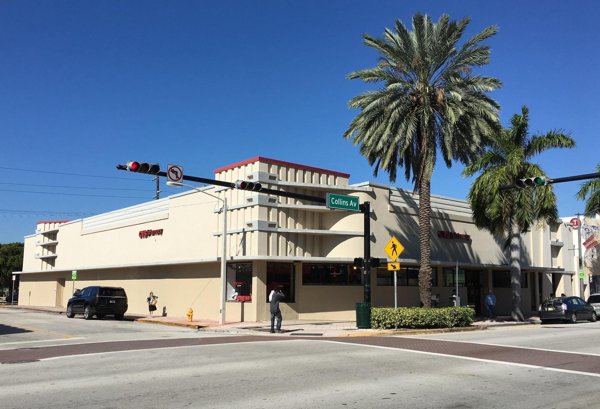 Miami Beach Could Close Lane Of Collins Avenue For Social Distancing 