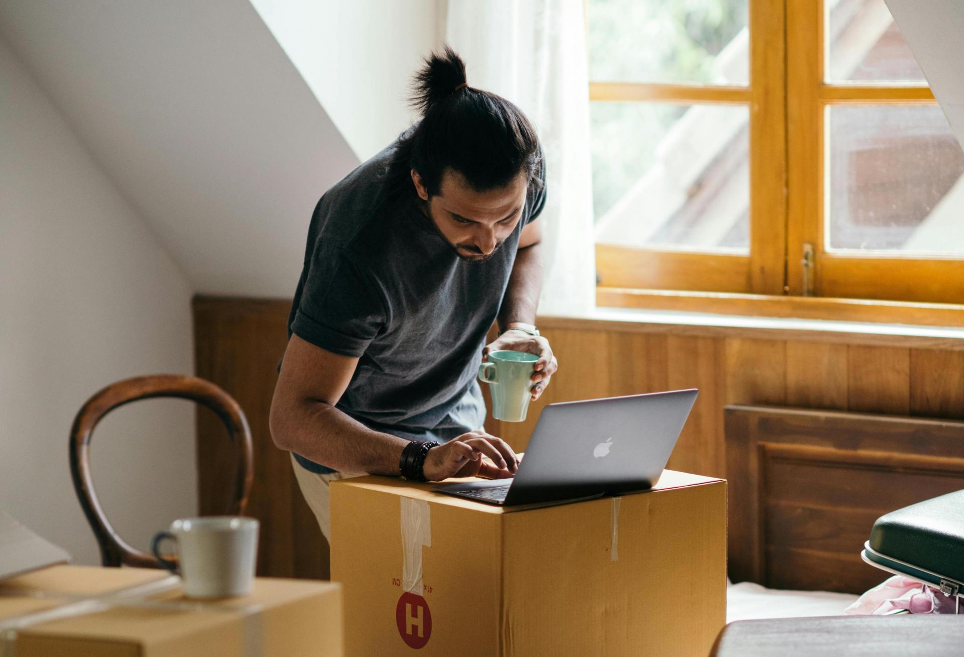Tenant paying rent online