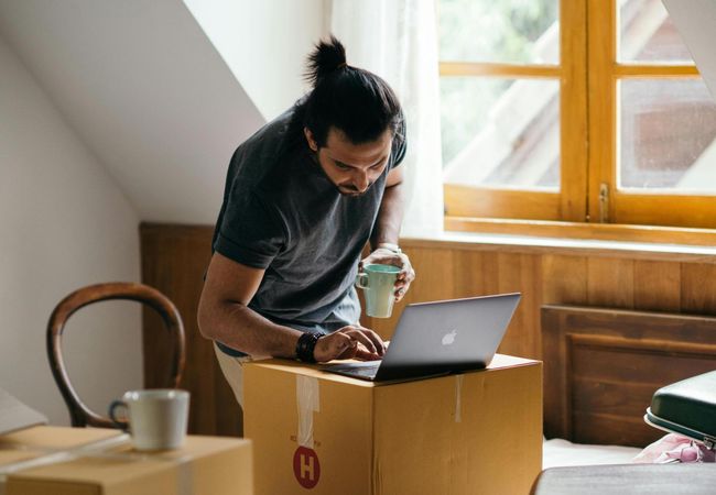 Tenant paying rent online