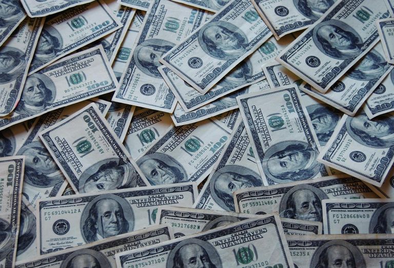 Fund cash money for distressed investment