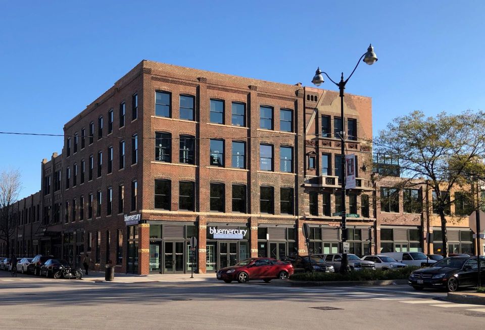 900 West Fulton