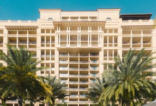 Host Hotels Sells 2 Four Seasons Properties For $1.1B