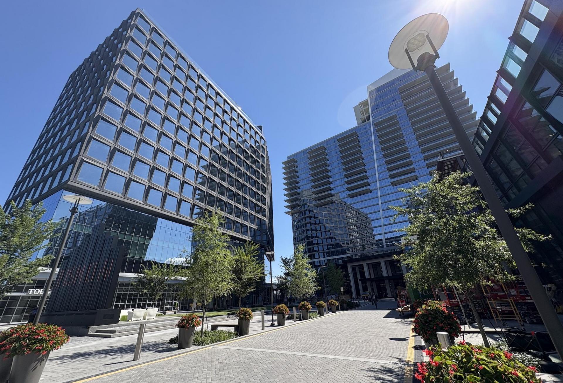 Comstock's Reston Station development, with the 1800 Reston Row Plaza building on the left. 