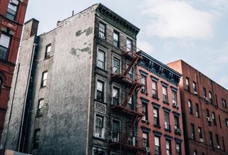 Manhattan Rents Decline Sharply As Vacancy, Inventory More Than Double
