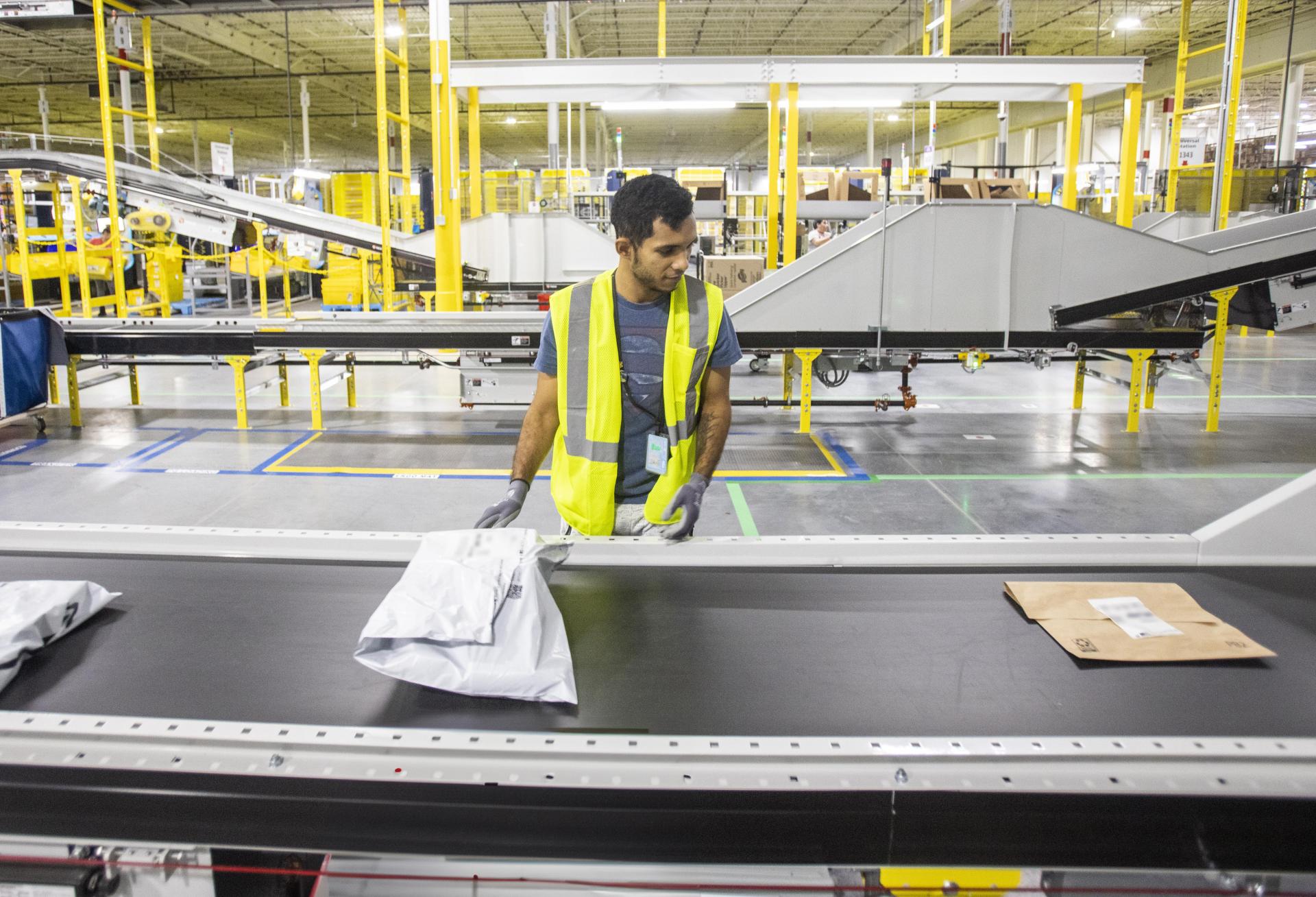 Amazon Same Day Fulfillment Center Warehouse