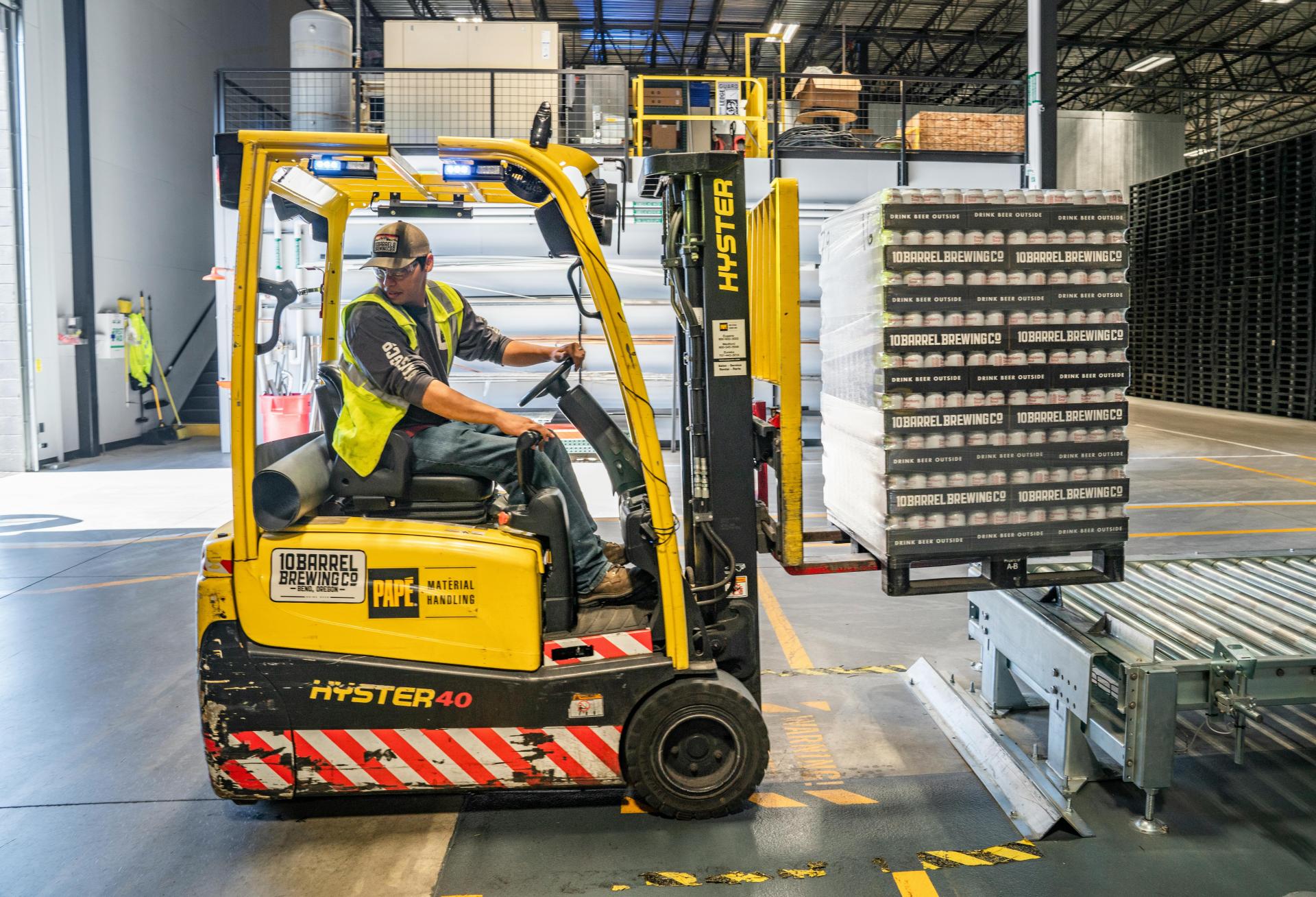Warehouse distribution forklift 