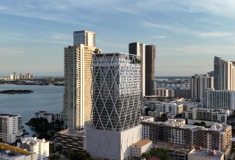 HQ RESIDENCES Miami Building Day View