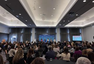 Growing Mentorship Programs Are Knocking Down Walls For Women In Chicago CRE
