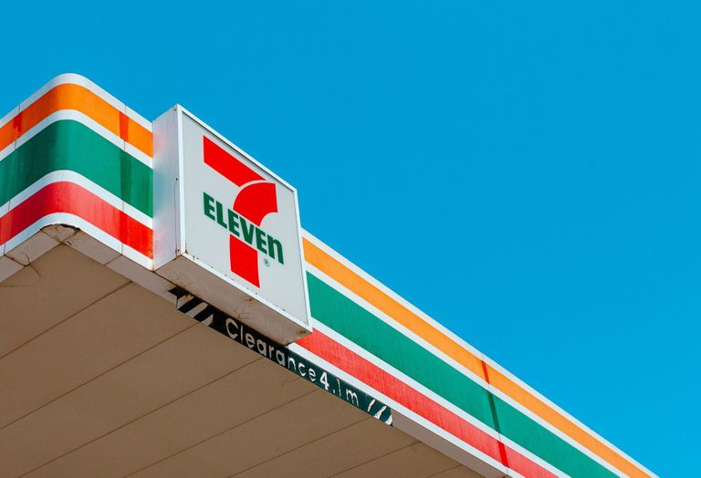 7-Eleven sign