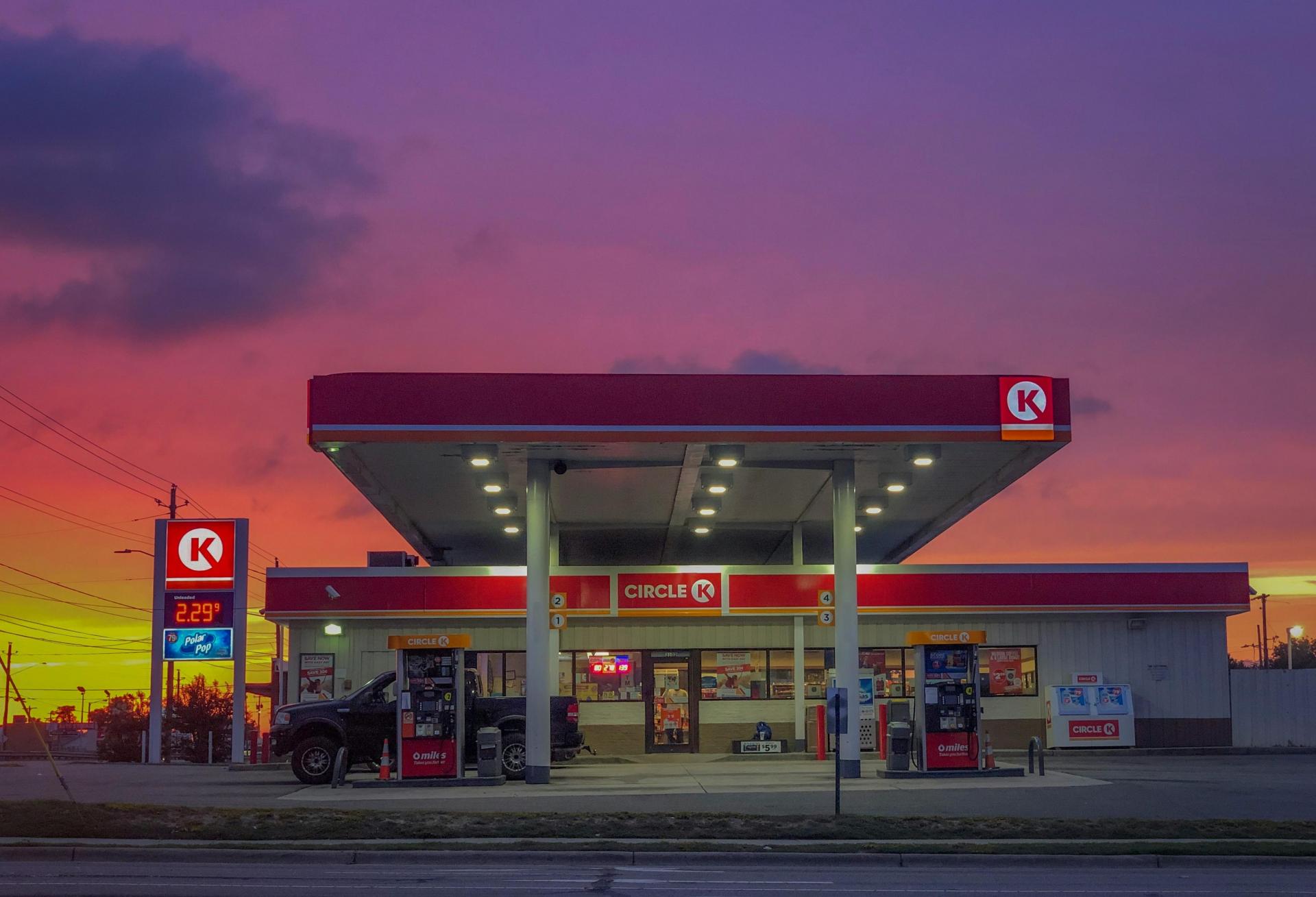 Apollo To Invest $1B In 500 Realty Income Single-Tenant Properties