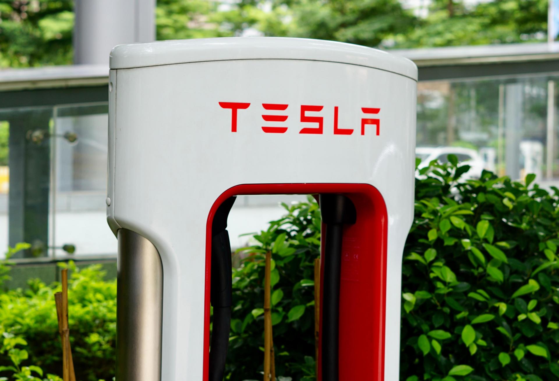 Construction Begins On Tesla's Diner, Drive-In And Charging Station On Santa Monica Boulevard