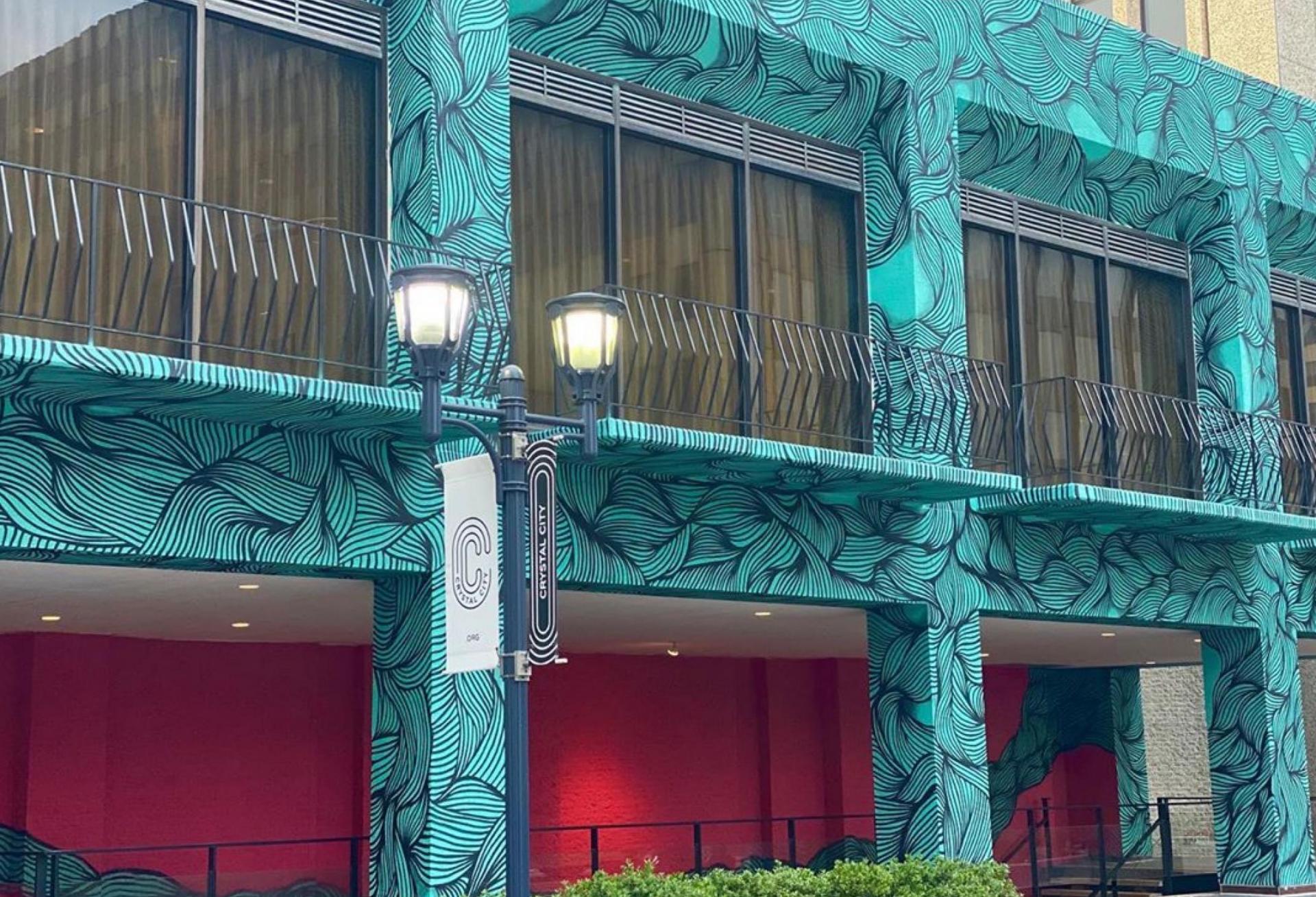 Crystal City’s Synetic Theater Unveils Dramatic New Mural 