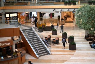 The Real Retail Apocalypse Is Here As Mall Traffic Plummets, Chain Restaurants Push Back On Rent