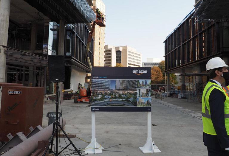 The first phase of Amazon's HQ2 development will include two 22-story office buildings in Arlington's Met Park.