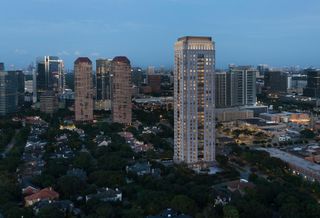 A rendering of 1661 Tanglewood Blvd., a 33-story high-rise residential tower in the Tanglewood subdivision of Houston.