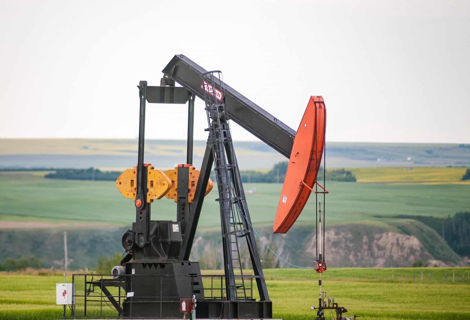 Houston Oil And Gas Company Purchases More Than 50,000 Acres In Texas, North Dakota